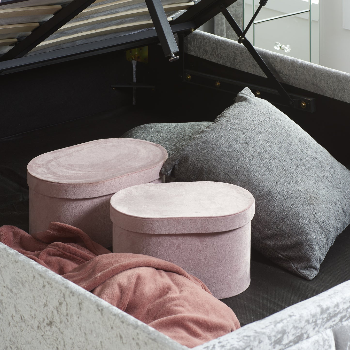 Hannover Ottoman Bed