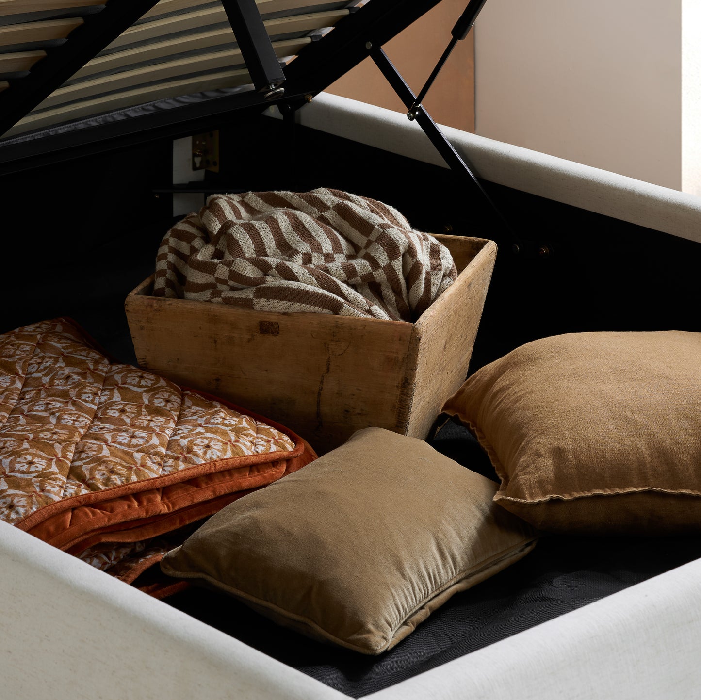 Lanis Ottoman Bed